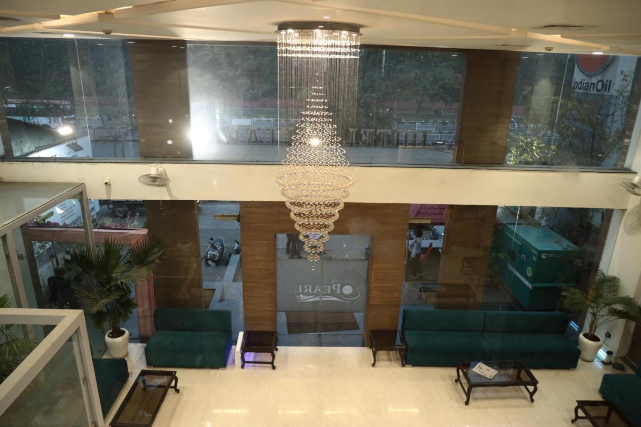 Hotel La Pearl Naiapura Екстериор снимка