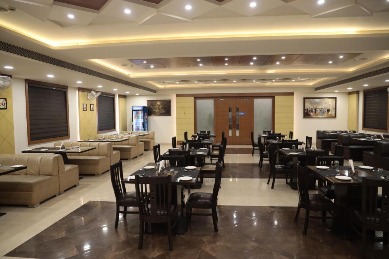 Hotel La Pearl Naiapura Екстериор снимка